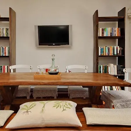 Pallas 게스트하우스 엘라포니소스